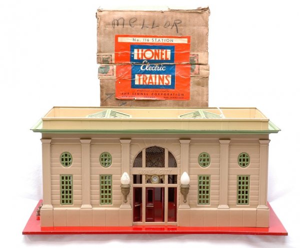 Lionel 116 Station with Transition Colors Boxed: Lionel prewar standard gauge 116 station with train-stop circuit in OB. This version of the station has transition colors with a red base, beige walls, apple green window inserts, cornice, roof and sk