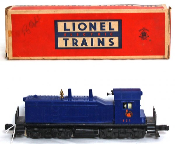 Lionel 621 Jersey Central switcher, OB: Lionel 621 Jersey Central switcher, looks nice C7+, faint hairline at front screw. OB C7, no inserts.