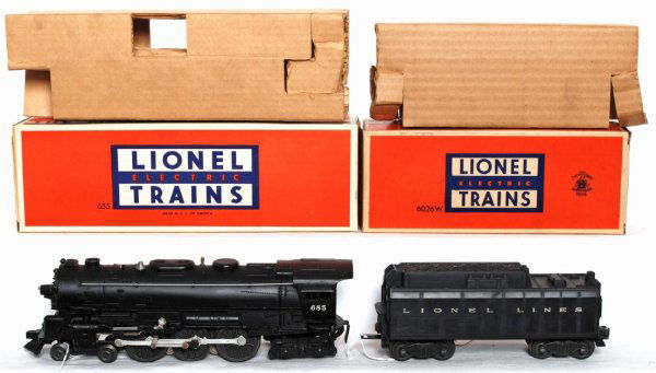 Lionel 685 loco and 6026W tender in OB: Lionel 685 loco and 6026W tender in original boxes with inserts, C7. Loco OB has a tape repaired end flap, O/W C8-9.