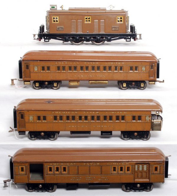 American Flyer standard gauge 4039 passenger: American Flyer prewar standard gauge 4039 passenger set, one car has a roof ding, one door on the baggage is included but detached. Loco is restored, cars are in the C6 area.