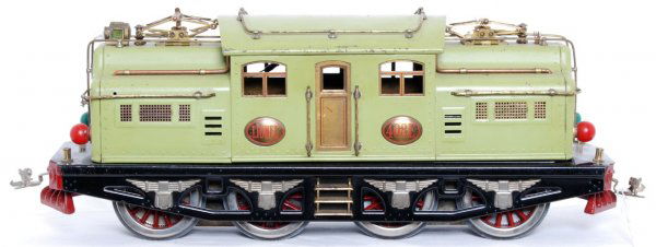Lionel standard gauge 408E 0-8-0 electric loco: Lionel standard gauge 408E 0-8-0 electric loco, loose or missing trim, broken pantographs, nicer C6. Motors are rewheeled.