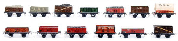 Trix Express HO freight/goods cars/wagons: Thirteen Trix HO scale freight/goods cars/wagons, C6-7. Some are Trix Express and some are Trix Twin Railroad.