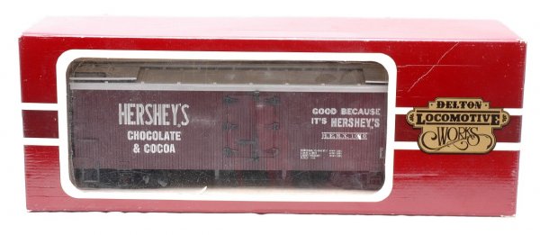 Delton 4258H HersheyÕs Reefer MINT Boxed: Delton Locomotive Works G scale 4258H HersheyÕs refrigerator car in OB, C10.