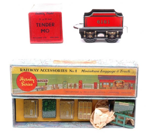 Hornby 42000 Tender No.1 Railway Accessories OB: Hornby O gauge 42000 MO Tender that has never been run, C9-10 in OB. Also included is Hornby Series Railway Accessories No. 1 with miniature luggage and truck, C7 in OB.