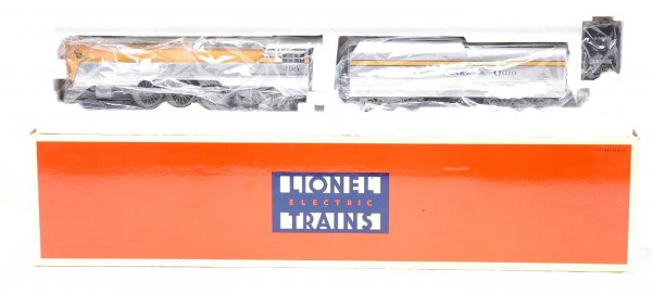 Lionel 18043 C&O Hudson Loco and Tender LN Boxed: Lionel 18043 Chesapeake & Ohio semi-scale streamline Hudson locomotive and tender in OB, C8.