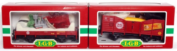 LGB gondolas w/Steiff bears in OB 41220, 43100: LGB G scale gondolas with two Steiff bears in original boxes 41220, 43100.