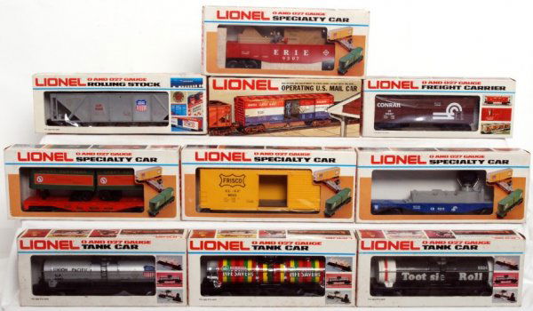 Lionel 9342, 9312, 9307, 9367, 9366, 9610, more: Lionel 9342 Tootsie Roll tank, 9312 Conrail searchlight car, 9307 animated gondola, 9367 FARR Union Pacific tank, 9366 FARR Union Pacific hopper, 9610 Frisco boxcar, 9301 operating US Mail boxcar, 928
