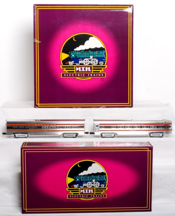 MTH 20-6021 and 20-6121 Santa Fe striped pass.: MTH 20-6021 Santa Fe striped aluminum passenger cars four car set and 20-6121 Santa Fe striped aluminum sleeper / diner set, in original boxes, C8-9.