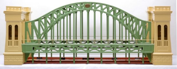 MTH Reproduction Lionel 300 Hell Gate Bridge: MTH Tinplate Traditions reproduction of Lionel standard gauge 300 Hell Gate Bridge with cream towers, orange base, green sides and brass trim, C8.