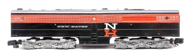 Am Flyer B Unit Custom Painted New Haven: American Flyer S gauge B unit custom painted in New Haven road name and colors. B unit is missing all four steps and has rust on the bottom of the base.