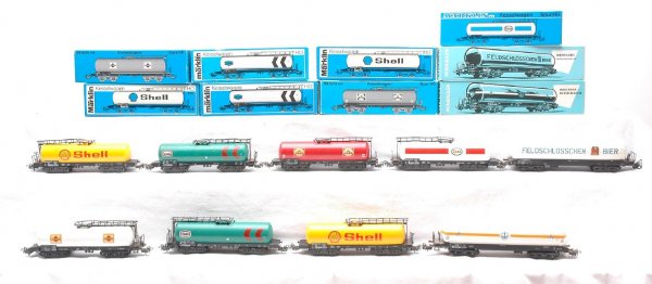 Marklin 4648 4649 4650 4651 4652 4630 4632 OBs: Marklin HO gauge tank cars; 4648 Gasolin, 4649 Avia, 4650 Esso, two 4651 Shell and two 4652 Texaco in OBs. Also included is a 4630 truck for compressed gas and a 4632 beer truck in OBs. All cars are C