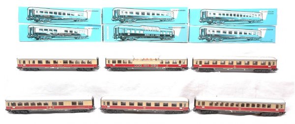 Marklin 4085 4086 4087 4088 4089 4090 OBs: Marklin HO gauge passenger cars; 4085 Tee compartment carriage, 4086 Tee large capacity wagon, 4087 restaurant car, 4088 buffet car, 4089 Tee compartment coach with tail light and 4090 observation in 