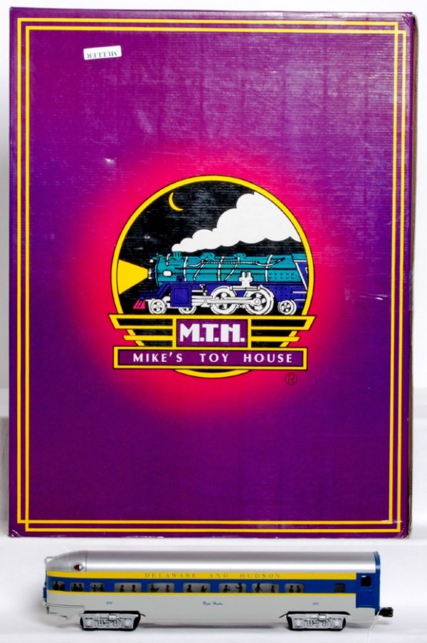 MTH MT-6006 Delaware and Hudson passenger: MTH MT-6006 Delaware and Hudson painted aluminum passenger cars in original boxes, C9. Box shows little wear, seam needs reglued and inventory stickers.