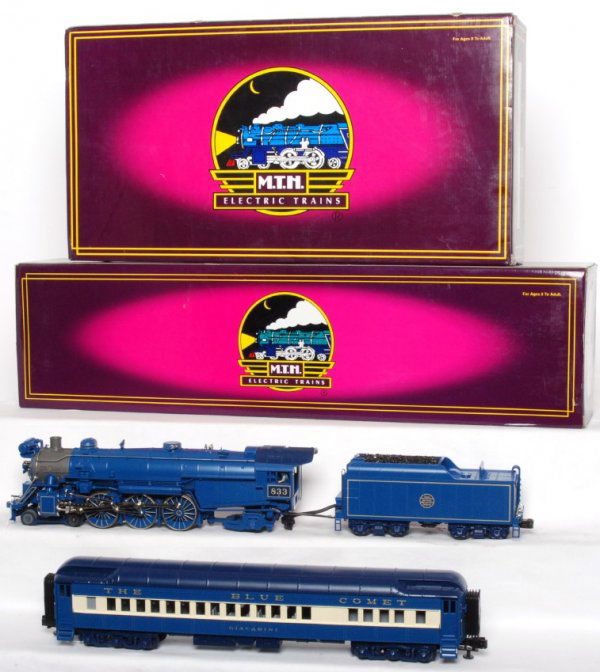 MTH 20-3028-1 and 20-4121 Jersey Central: MTH 20-3028-1 Jersey Central 4-6-2 Blue Comet steam loco and tender with RailSounds and operating ProtoSmoke in original box, train looks C9. 20-4121 2-car 70 foot Halley combine and Giacabini diner i