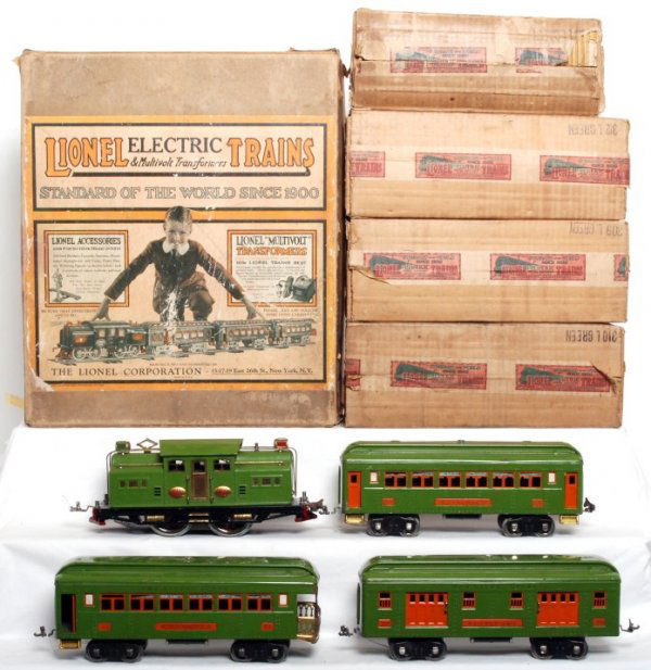 Lionel prewar standard gauge 342E passenger set: Lionel prewar standard gauge 342E passenger set in original boxes. Set box has split and repaired corners to lid, mild wear. No. 318E electric locomotive has been rewheeled, one headlight has very lig