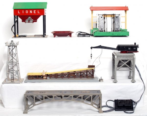 Nice fixer up lot of Lionel operating accessories: Nice fixer up lot of Lionel operating accessories, C3-5. 164 w/controller, 282 w/controller, 394, 497, 362 and a modern era bridge.