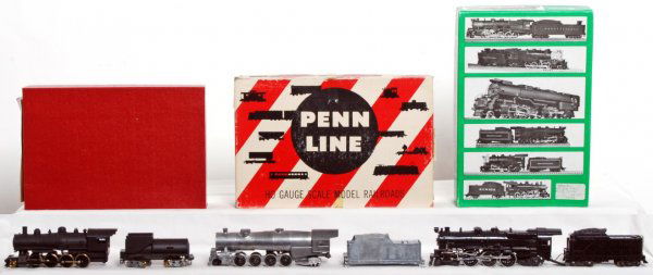 Roundhouse 2-8-0, Bowser K-4, Penn Line 2-8-2: Three HO gauge loco and tenders in original boxes. Roundhouse 2-8-0 Harriman Consolidation loco and tender. Bowser Pennsylvania K-4 Pacific loco and tender. Penn Line USRA 2-8-2 Special kit, unassembl