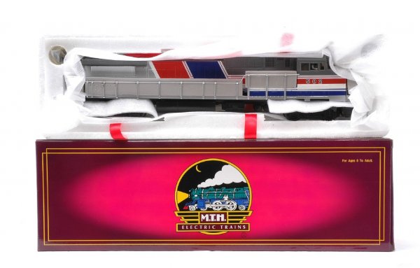 MTH 20-2171-1 Amtrak G.E. Dash-8 Diesel LN OB