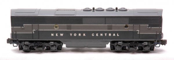 Lionel 2344 New York Central F3 B Unit LIKE NEW: Lionel postwar 2344 New York Central F3 B unit diesel. This is the version with the wire cloth ventilator on roof. The B unit is C8.