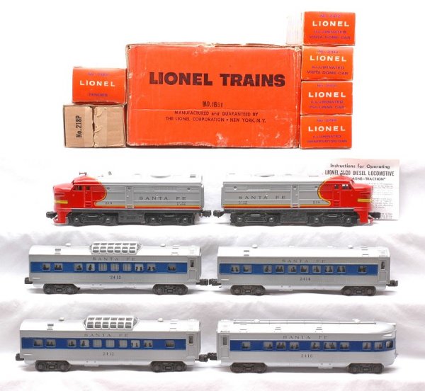 Lionel Set No.1651 218 2412 2412 2414 2416 LN OB: Lionel postwar passenger set no. 1651, circa 1961 including; 218P/218T Santa Fe Alco AA units, two 2412 vista domes, 2414 Pullman and 2416 observation in OBs with instruction sheet and original set bo