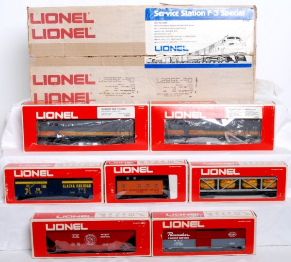 Lionel 6-1579 Service Station Special: Lionel MPC 6-1579 Service Station Special. This set features a powered Milwaukee Road F-3 Loco, F-3 Milwaukee Rd. dummy B-Unit, Alaska RR box car, pineapple car, Detroit & Mackinaw covered Hopper, NYC