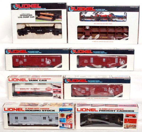 Lot of 16 Lionel bunk cars, auto carriers, T.T.U.X: This lot includes 15 Lionel cars and one accessory all in OBÕs. Included are three 19652 Jersey Central bunk cars, three 19653 Jersey Central tool cars, one 9787 Jersey Central box car, one 5727 U.S.