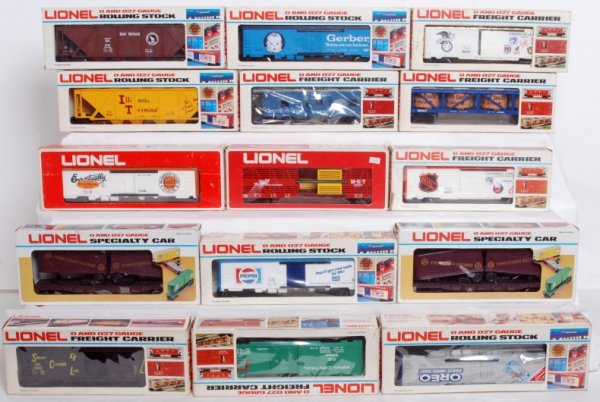 15 Misc. Lionel rolling stock: 15 pieces of Lionel rolling stock al in OBÕs including: two 16303 Pennsylvania flatcars, 6493 Lancaster and Chester caboose, 9707 MKT cattle car, 6131 Illinois Terminal Hopper, 9883 Oreo reefer in 98