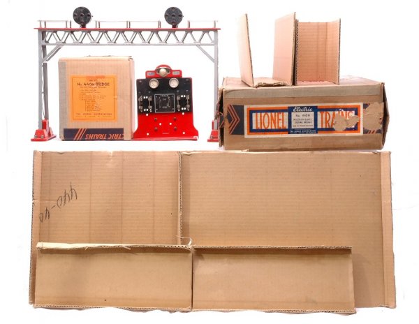 Lionel 440N Signal Bridge 440C Panel LN Boxed: Lionel prewar standard gauge 440N position light signal bridge in OB with all six original cardboard inserts and a 440C control panel in individual OB. The signal bridge is aluminum with red bases and