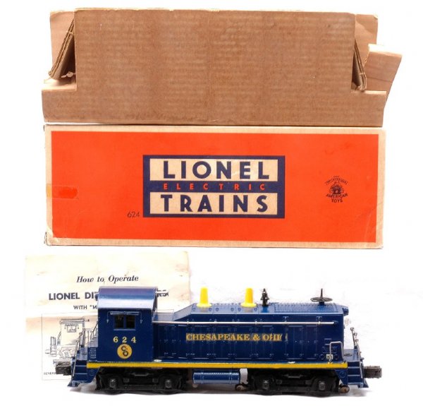 Lionel 624 C & O NW2 Switcher LIKE NEW Boxed: Lionel postwar 624 Chesapeake & Ohio NW2 switcher in OB with original cardboard insert and instruction sheet. This is the version with ten stanchions and a small GM decal. Both decals are intact but o