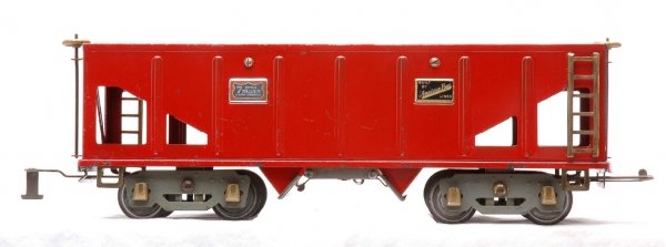 American Flyer Prewar 4006 Red Hopper: American Flyer prewar wide gauge 4006 red hopper with brass trim and gray flex trucks. The car has the OVER 7 MILLION HAPPY OWNERS name plate. Car is C6.