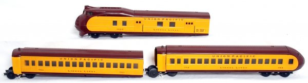 Restored Lionel prewar 752E, 753, 754 : Restored Lionel prewar O gauge Union Pacific 752E powered unit with 753 coach and 754 observation passenger cars, C7.