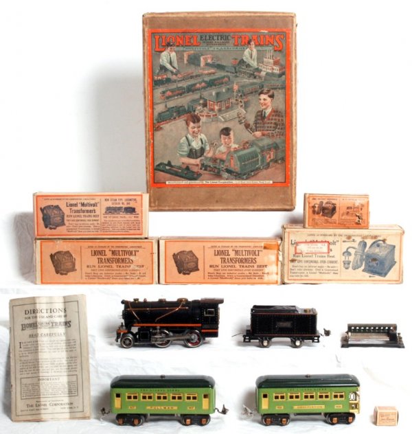 Lionel prewar SPECIAL #2 boxed set, 257 loco: Lionel prewar O gauge boxed set SPECIAL #2 with a nice set box and label. Trains are 257 loco, 257T tender, 607 Pullman and a 608 observation car. Trains are nice C7, cars have a couple of very minor 