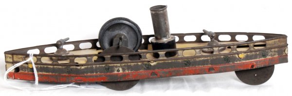 Gyro action tin steam battle ship two guns: Gyro action tin steam battle ship with fore and aft guns, no markings. One side of ship has nice C6 paint and other is C4-5.
