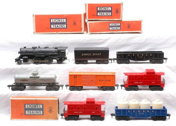 Lionel Scout Freight Set no. 1113 OBs 1002 1007: Lionel postwar scout freight set no. 1113, circa 1950 containing; 1120 black 2-4-2 steam loco, 1001T tender, 1002 gondola, 1004 Baby Ruth boxcar, 1005 Sunoco tank and 1007 caboose all in OBs except fo