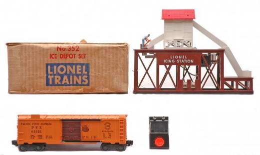Lionel 352 Ice Depot Set w/Reefer LIKE NEW OB: Lionel postwar 352 ice depot set with 63521 Pacific Fruit Express refrigerator car, seven blocks of ice and a 90 controller in OB. The ice depot has a brown base. The set is C8. The box has been