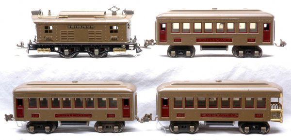 Lionel Mojave NYC Pass Set 98 253 610 610 612 LN: Lionel prewar O gauge Mojave New York Central Lines passenger set no. 98, circa 1927 containing; 253 electric 0-4-0 loco, two 610 Pullmans and 612 observation. The passenger cars have maroon window in
