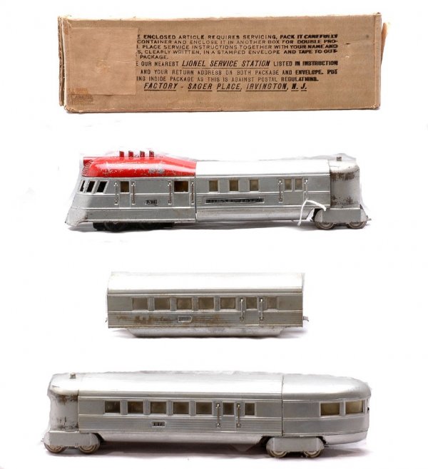 Lionel Flying Yankee Streamline Set 616 617 618: Lionel prewar O gauge uncatalogued Flying Yankee streamline passenger set, circa 1937 including 616 power car with die-cast red cab roof in OB, 617 coach, 618 observation and two vestibules. The set i