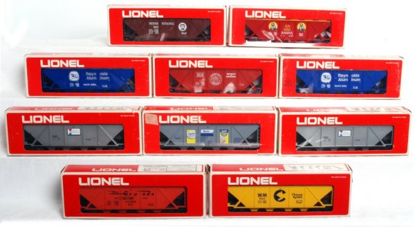 Ten Lionel O gauge hoppers in original boxes: Ten Lionel O gauge hoppers in original boxes, C7-9. Boxes show little to light wear, price stickers, hand written notations. 9119 Detroit and Mackinac, 9261 Sun Maid, two 9260 Reynolds, 9265 Chessie,