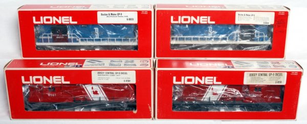 Four Lionel O gauge GP-9 diesel locos in OB: Four Lionel O gauge GP-9 diesel locos in original boxes, C7-9. Boxes show light/mild wear, 8561 missing cello, flap tears, price stickers. 8550 and 8561 Jersey Central. 8654 and 8655 Boston and Maine.