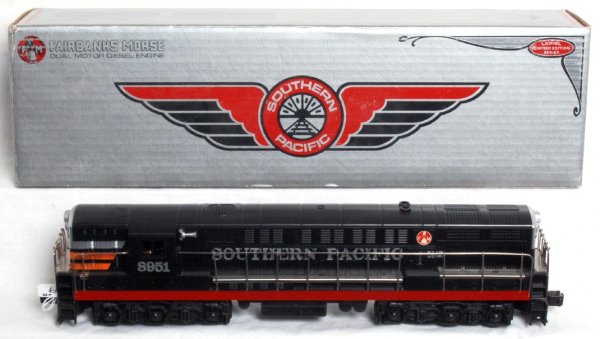 Lionel No. 8951 Southern Pacific FM in OB: Lionel O gauge No. 8951 Southern Pacific Fairbanks Morse Trainmaster in original box with no paper work, should clean to look nice C8. Box shows a little very light wear.