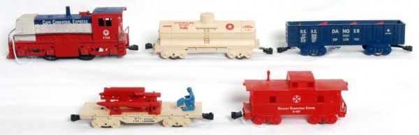 Marx Cape Canaveral Express set, 1798 diesel loco: Marx 1798 Cape Canaveral Express diesel switcher (hairline at a front hand rail), X-246 Chemical Rocket fuel tank, 1799 Danger High Explosives gondola with rockets and card stock insert, 1796 rocket l
