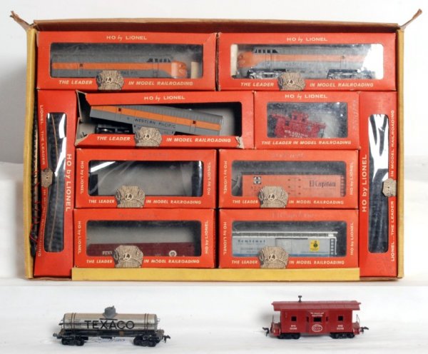 Lionel No. 5703 HO scale Western Pacific freight: Lionel No. 5703 HO scale Western Pacific freight set in original boxes. Trains look C6-7. Set box has writing, small hole in lid and mild wear. Inner boxes show writing, very light to mild wear and so