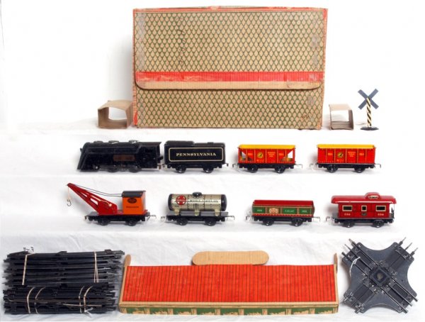Boxed Marx Marline electrical steam freight set: Boxed Marx Marline electrical steam freight set with New York Central Commodore Vanderbilt steam loco and Pennsylvania tender with 554 Northern Pacific tall gondola, 554 Northern Pacific hopper, 552 R