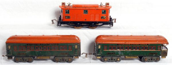 American Flyer W.G. 4654 electric w/4151, 4152: American Flyer prewar wide gauge No. 4654 electric locomotive with 4151 Eagle passenger coach and 4152 Eagle observation. Loco looks C6. Cars look C5-6.