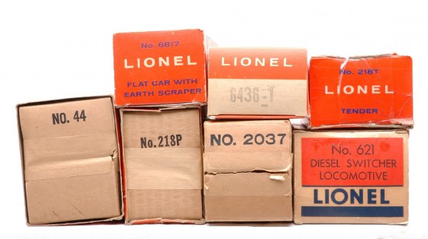Lionel Original Boxes ONLY 218P 218T 6817 44 621: Lionel postwar original boxes only for 218P with outer sleeve, 218T tender, 6817 flatcar with earth scrapper, 44 with outer sleeve, 6436-1 LV quad hopper, 621 diesel switcher loco and a 2037 loco with