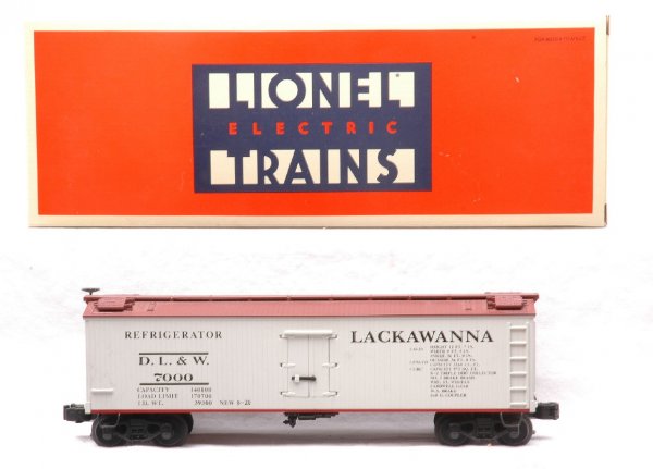 Lionel Semi-Scale 51301 Lackawanna Reefer LN OB: Lionel semi-scale 51301 Lackawanna refrigerator car in OB, C8.