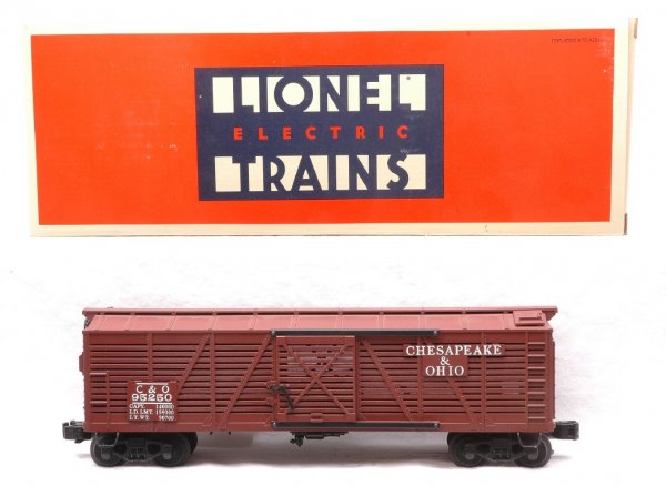 Lionel Semi-Scale 51402 C&O Stock Car LN OB: Lionel semi-scale 51402 Chesapeake & Ohio stock car in OB, C8.