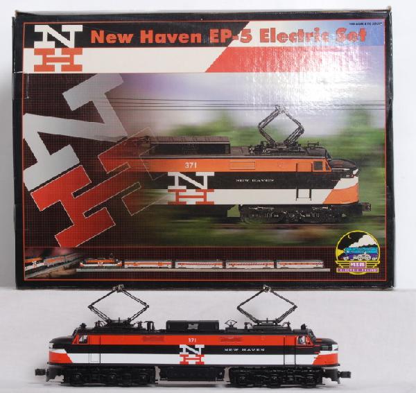 MTH Premier New Haven EP5 set with pass. cars