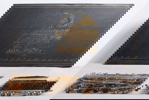 MTH Gold Plated J1e NYC Hudson: MTH Millennium Series Gold Plated J1e New York Central Hudson. Loco 20-3040-1 has Protosounds, Protosmoke, Protocoupler and more. Loco is C8 condition, some very small areas of gold plating have worn