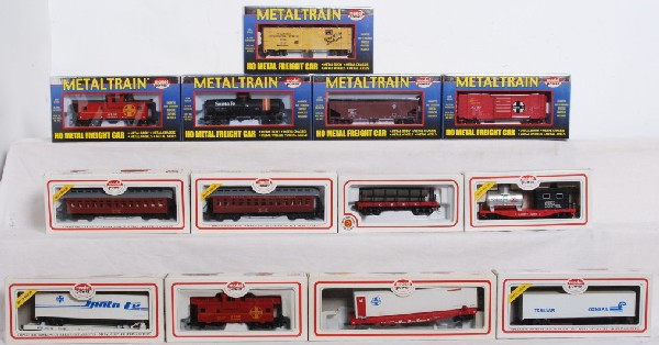 Thirteen Model Power HO freight and pass. cars: Thirteen Model Power HO gauge freight and passenger cars in original boxes. Some cars do not match box, most do. Cars look 8-10. Boxes show little wear, couple price stickers. Please view the photogra